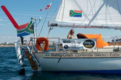 Eteläafrikkalainen Kirsten Neuschäfer, 40, on ainoa vuoden 2022 Golden Globe Race -kisaan startannut naispurjehtija ja historian ensimmäinen maailmanympäripurjehduskilpailun voittanut nainen. Kuva: Petri Porkola