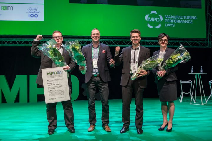 Ensimmäisen MPIDEA-kilpailun voittaja SFTec ja Juha Roininen, sekä muut finalistit Kaarlo Paakinaho (Adaptos), Joona Heikkinen (M-Files) ja Minna Lappalainen (Fixteri) Tampere-talolla 31.5.2017. Kuva: Olli-Pekka Latvala.