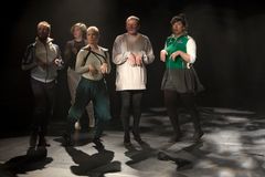 Nature Theatre of Oblivia on metsäkävely puineen ja eläimineen. Se on sekä paikka että mielentila. Kuva: Daniela Wolf