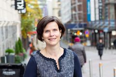 Helsingin kaupungin tiedepalkinto luovutettiin Helsinki-päivänä 12.6. professori Satu Mustjoelle. Kuva: Linda Tammisto.