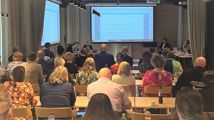 Keskimaan edustajiston päätti kevätkokouksessaan maksaa asiakasomistajilleen ylijäämänpalautusta vuoden 2022 tuloksesta. Kuva: Osuuskauppa Keskimaa