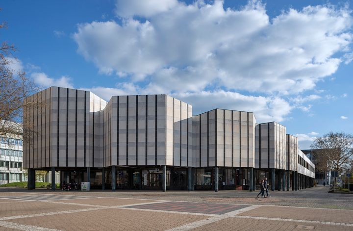 Wolfsburg Cultural Centre (1958-62), facade. Photo Maija Holma © Alvar Aalto Foundation.