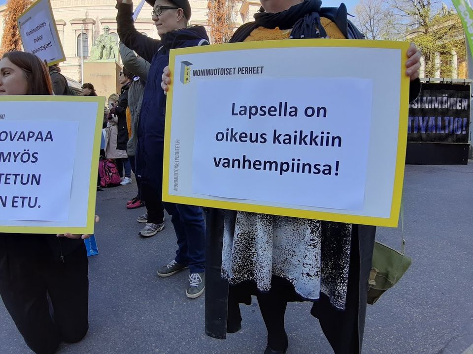 Lapsella on oikeus kaikkiin vanhempiinsa