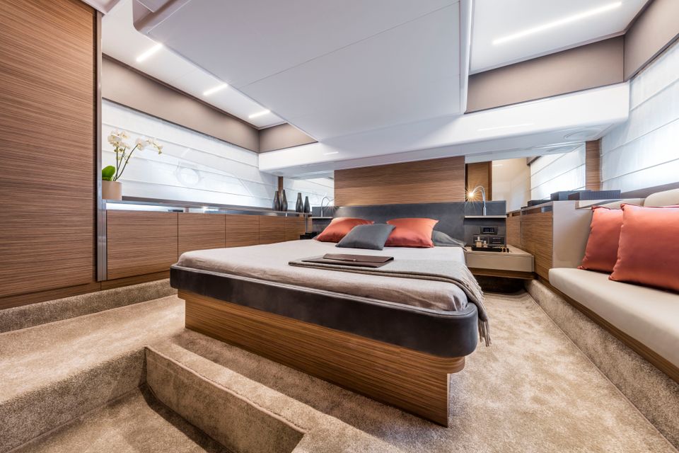 Ferretti Yacht 450