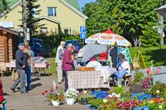 Torit ja myyjäiset ovat kylien tapahtumakeskuksia.