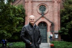 Professori Heikki Hanka Jyväskylän yliopistosta on evankelis-luterilaisen kirkon kulttuuriperintöstrategiatyöryhmän puheenjohtaja. Kuva: Jyväskylän yliopisto