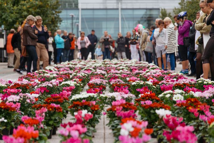 Suomi 100 -juhlateos Matinkylässä. Kuva Samuli Pentti.