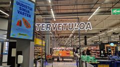 S-market Äänekosken myymäläuudistus on valmistunut. Myymäläilme on raikastunut ja uusina palveluina aloittaa Fazerin myymäläleipomo sekä ruoan verkkokauppaostosten erillinen noutopiste. Kuva: Katja Hyötyläinen