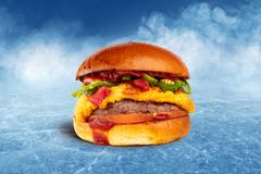 Nashville-burgerissa USA:n Etelävaltioiden makuja: grillattuja poblano-chilejä, grillattua paprikaa, marinoitua tomaattia ja naudanlihapihvi. Annoksen kruunaa rapeiden cracker-maissilastujen kanssa alkupalana yleensä nautittu Southern dip, jossa on raastettua cheddaria, majoneesia, tuorejuustoa, yrttejä ja valkosipulia. Burger yksittäin 12,90 euroa, ateriana 18,90 euroa.