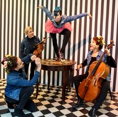 Collegiumin & KATVE [blind spot]: Lintu nimeltä Agata (c) Gustav Larsson