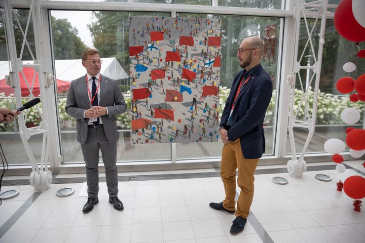 Puoluesihteeri Antton Rönnholm ja kuvataitelija Erno Enkenberg. Kuva: Jukka-Pekka Flander