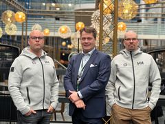 Digisysin Petri Kuivala, Sami Pakarinen ja Eero Pesola ovat tyytyväisiä vahvistuvaan yhteistyöhön QMG Partnersin kanssa