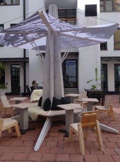 Shade 2.0 -terassi on kesän ajan auki Hotelli Fabianin sisäpihalla. Kuva: Henrik Enbom.