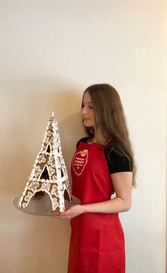 Joensuulainen Anniina Hyvärinen voitti nuorten sarjan teoksellaan Pariisin Eiffel-torni.