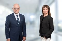 Etlan Aki Kangasharju ja Päivi Puonti muistuttavat, että Suomessa on vakava kannustinloukkuongelma.
