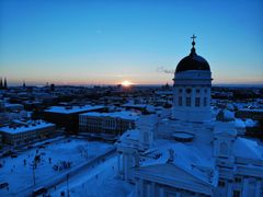 Valoa Ukrainaan -tilaisuus järjestetään Senaatintorilla 24.2.2023 kello 16–20. (Kuva: Jere Huttunen)
