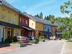 Townhouse on yksi vaihtoehto pientaloasumiseen kaupungissa. Kuva: Eija Hasu