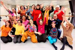 Maailmanmusiikin kuoro Sawa sawa esiintyy 18.4.2023 Opistotalossa. Kuva: Helsingin työväenopisto