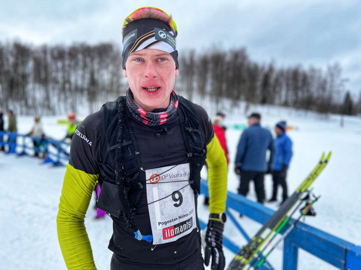 Juho Neuvonen voitti perinteisellä 50 kilometrillä päivän toiseksi nopeinta, Virtain Urheilijoiden Ari Oravaa neljällä minuutilla.  
