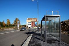 Bussipysäkki Rissonkadulla ja T2H Pirkanmaa Oy:n As Oy Kangasalan Mesin työmaata, näkymä Tampereelle päin. Kuva: Kangasalan kaupunki