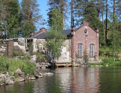 Yksi ELY-keskuksen avustuskohteista on Saarion voimalaitos Tohmajärvellä. Tohmajärvi Seuralle myönnettiin avustusta rakennuksen korjaustoimiin. Kuva: Pekka Piiparinen 19.5.2018 / Pohjois-Karjalan ELY-keskus.