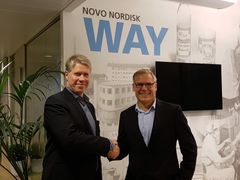Kai Kaasalainen    ja Jaakko Linna sopivat Tamron ja Novo Nordiskin yhteistyön aloittamisesta 1.1.2020 alkaen.
