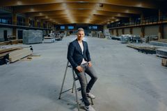 Aino Areenan liiketoimintajohtaja Antti Lehto lupaa, että yleisö tulee viihtymään uudessa tapahtumakeskuksessa. Kuva: Aki Rask.