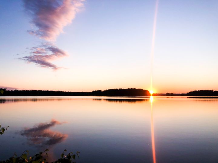 Kesä on oivaa aikaa tarkkailla omaa koti- tai mökkivesistöä. Kuva: Saara Sonninen