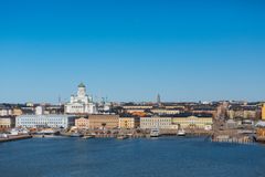 Helsingin keskusta mereltä nähtynä. Kuva: Jenna Pietikäinen (c) Helsinki Marketing.