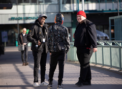 Uppsökande ungdomsarbetet är anonymt, frivilligt och avgiftsfritt. Dess syfte är att med hjälp av ungdomsarbetet göra Helsingfors till en tryggare plats för ungdomar. Bild: Katja Tähjä