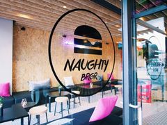 Inspiraatiota Naughty BRGR:n ruokatuotteeseen ja sisustukseen on haettu Suomea vahvemmilta hampurilaismarkkinoilta Miamista ja New Yorkista, Lontoosta ja Tokiosta. Kuva: Natalia Tolmatsova / Naughty BRGR