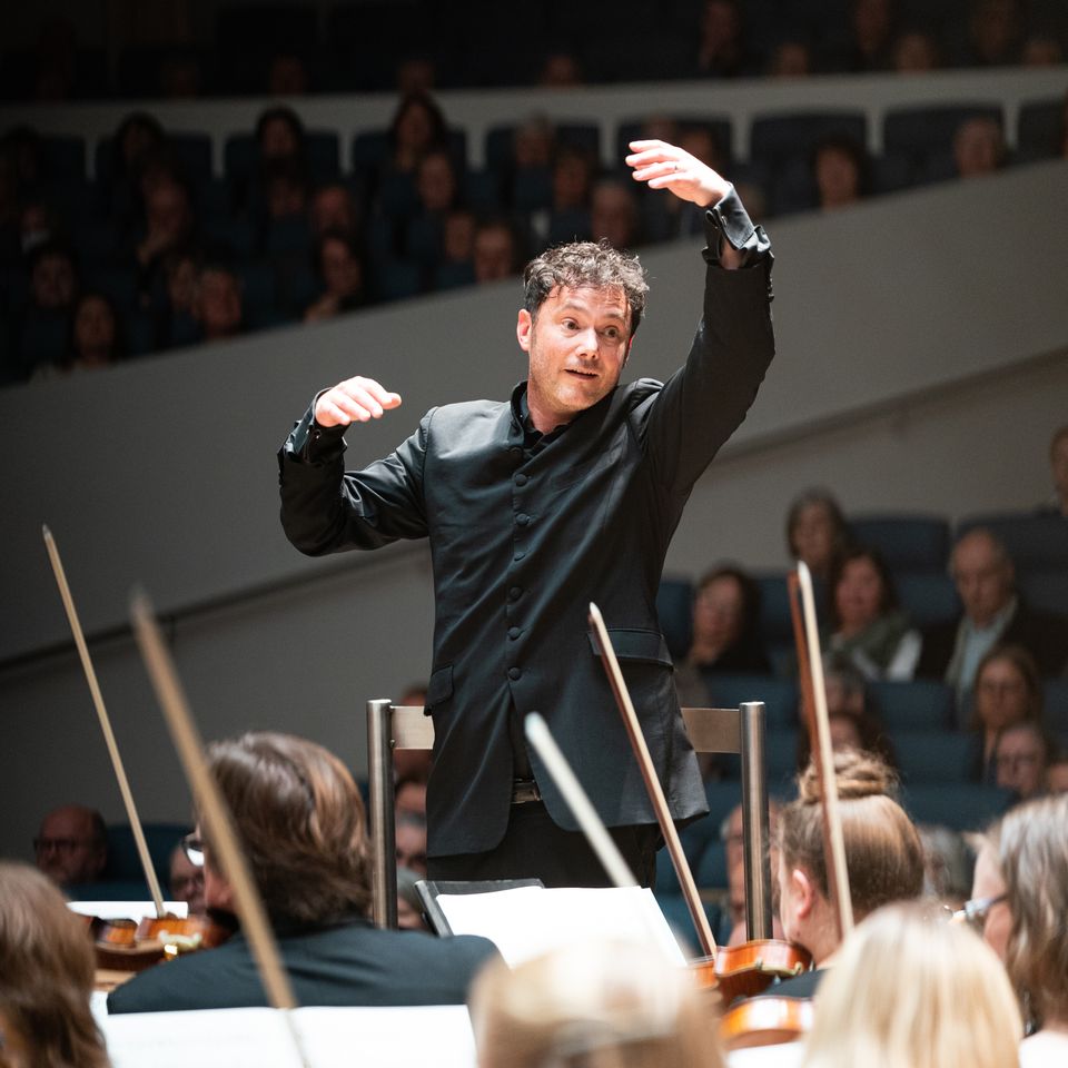 Matthew Halls johtaa Tampere Filharmoniaa