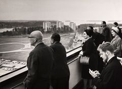 Josip Broz Tito, president of Yugoslavia, on a state visit 1964 in Tapiola, Espoo. Urho Kekkonen, president of Finland and Heikki von Hertzen hosting the visit. Photo: Atte Matilainen