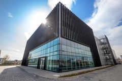 Vahvaa kansainvälistä kasvua: Equinix laajentaa toimintaansa Balkanilla avaamalla toisen datakeskuksen kesään mennessä Sofiaan. Bulgaria on strategisesti tärkeä lokaatio Equinixille, sillä se yhdistää EU:n, Turkin ja Kaukasian toisiinsa.