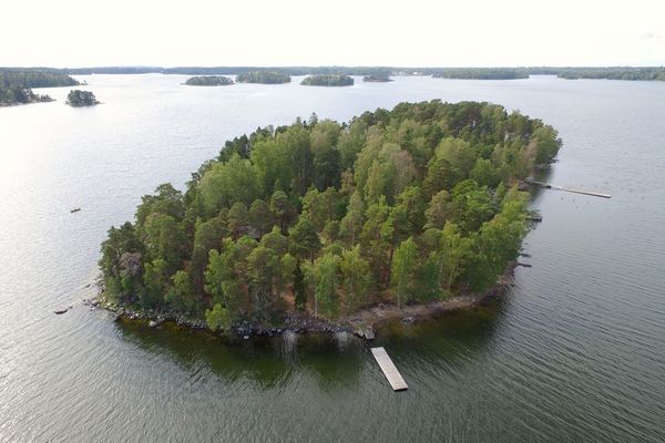 Yksi kilpailun suunnittelukohteista on Rastilan eteläpuolella Kallahden selällä sijaitseva Malkasaari. (Kuva: 110th Street Productions/Helsingin kaupunki)