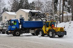 Helsingin kaupungin lumikalustoa työn touhussa. Kuva: Vladimir Pohtokari