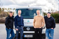 QMG Partnersin Pekka Pöykkö, FireSecin Jarno Saviahde, Marko Saviahde ja Saku Tölli