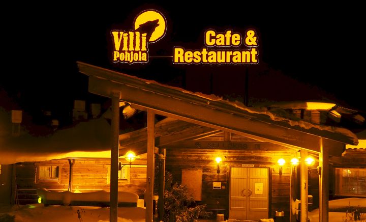 Kahvila-ravintola Villi Pohjola avautui Ylläksen luontokeskus Kellokkaassa.
