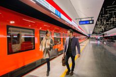 Metron läntisen osuuden matkustajista 86 prosenttia oli keväällä 2019 tyytyväisiä matkanteon sujuvuuteen.