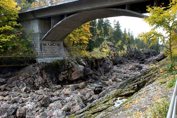 Saimaan vesimassojen purkautumistie on edelleen nähtävssä Imatrankoskella (kuva: Markku Oinonen/Luomus)