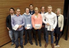 Sense-liikeideakilpailun palkitut sekä kilpailun tuomaristo.