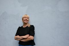 Helsinki Design Award 2022 voittaja on muotoilija Päivi Raivio. Kuva: Iiris Sjöblad.