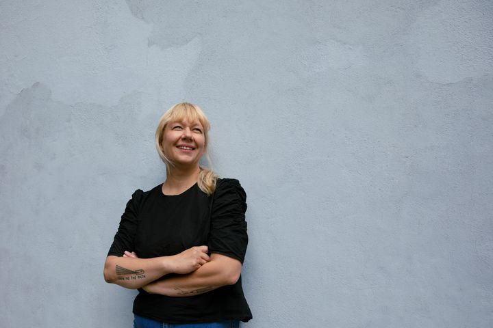 Helsinki Design Award 2022 voittaja on muotoilija Päivi Raivio. Kuva: Iiris Sjöblad.