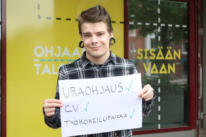 Ohjaamotalosta nuoret saavat esimerkiksi uraohjausta matalalla kynnyksellä.