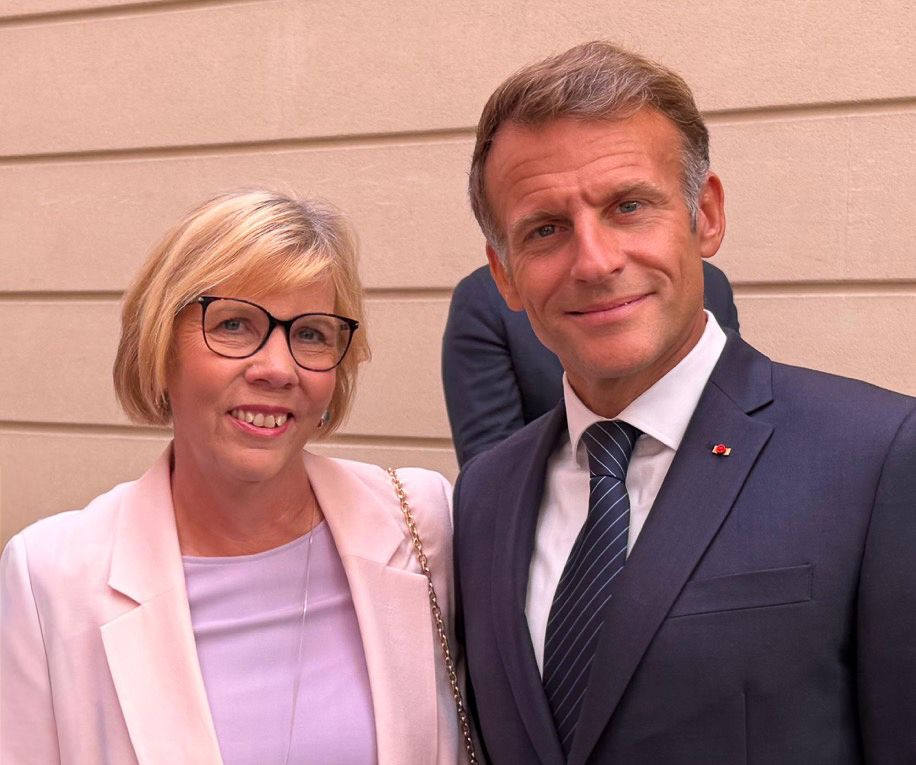 amh macron-2.jpg