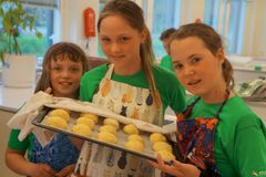 Tänä vuonna 900 lasta osallistuu 45 ruokakouluun ja näistä
25 ruokakoulua järjestetään suomenkielisillä paikkakunnilla Suomessa.