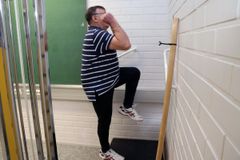 Kotikuntoutus paransi iäkkäiden liikkumis- ja toimintakykyä, mutta ei estänyt luuston heikkenemistä.