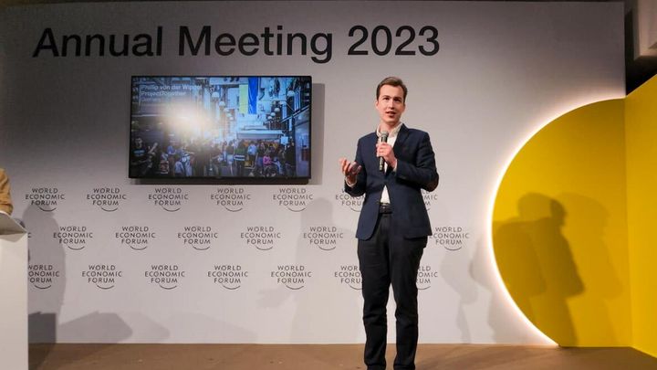 Philipp von der Wippel at the ceremony of the Schwab Foundation Awards in Davos.