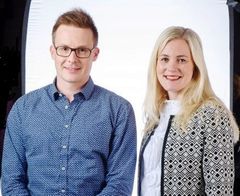 Puupohjaista liimaa ligniinistä kehittävät VTT:n erikoistutkijat Juha Leppävuori ja Hanne Wikberg.