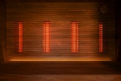 Kirami FinVision -sauna Nordic mistyn uusi lisävaruste ovat saunan takaseinälle asennettavat infrapunalämmittimet.